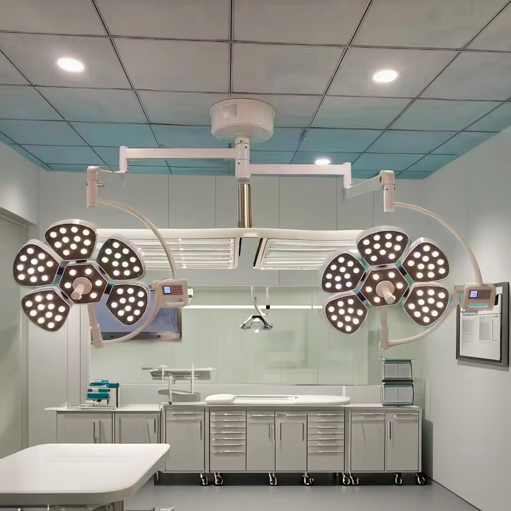 IMG_1776 Osram LED Surgical Light - Mobile Ceiling Mount - Image 1
